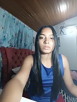 xcleila online show from June 9, 4:13 am