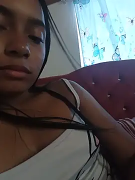 Snapshot of xcleila chatting on June 19, 4:00 pm xcleila online show from June 19, 4:00 pm