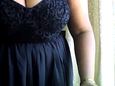 kiaraa strip online show from June 22, 4:53 am