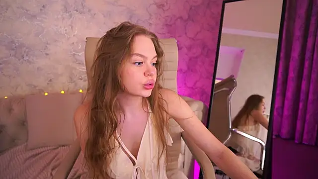 Snapshot of LilitMurrr chatting on June 3, 2:33 pm LilitMurrr online show from June 3, 2:33 pm