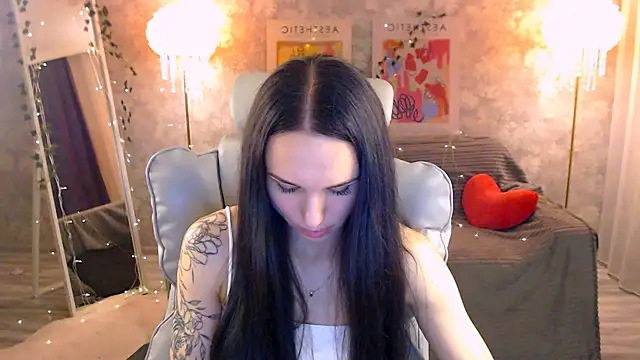 Snapshot of NicoleMerz chatting on June 21, 5:04 pm NicoleMerz online show from June 21, 5:04 pm