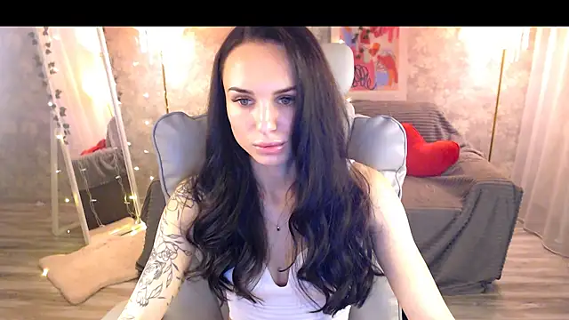 Snapshot of NicoleMerz chatting on June 25, 4:11 pm NicoleMerz online show from June 25, 4:11 pm