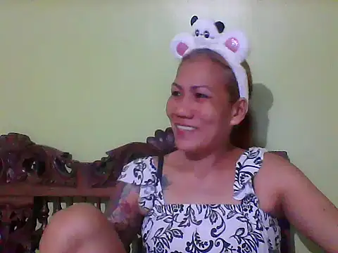 Snapshot of pinayheartaker chatting on July 20, 10:39 am pinayheartaker online show from July 20, 10:39 am