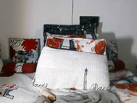QueenBae 53 online show from June 7, 8:01 pm