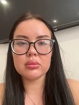 PeachDoll- online show from June 3, 1:46 pm