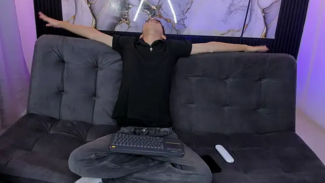 nico naughtyboy online show from June 6, 12:49 am