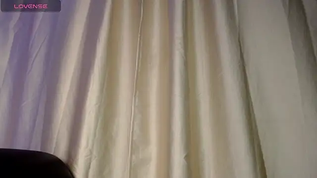 Snapshot of Vic_cooper chatting on June 9, 9:21 am Vic cooper online show from June 9, 9:21 am