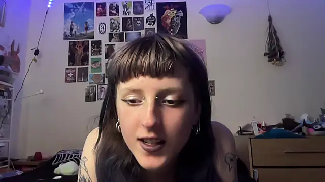 batzy666 online show from June 10, 11:31 am