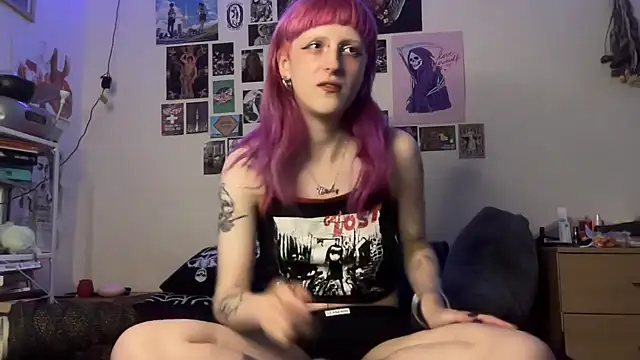batzy666 online show from June 16, 10:40 am