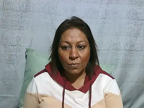 IndianSexyMilf69 online show from June 6, 5:12 am