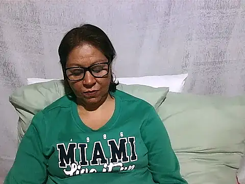 Snapshot of IndianSexyMilf69 chatting on June 22, 3:08 am IndianSexyMilf69 online show from June 22, 3:08 am