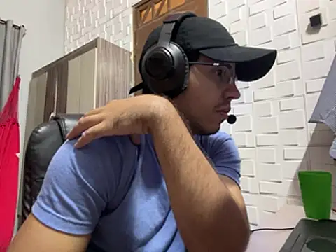 Snapshot of Fer_Ti chatting on June 23, 11:08 am Fer Ti online show from June 23, 11:08 am