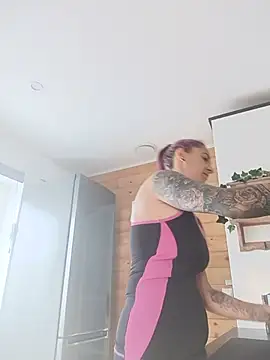 GermanMilfJasmin online show from June 1, 7:10 am