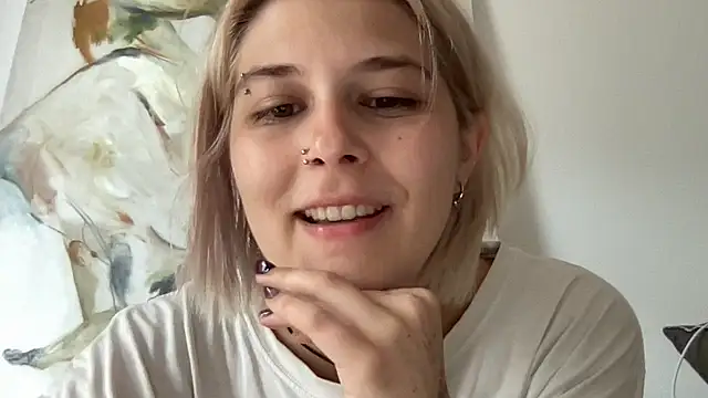 Snapshot of Ella_Bloom chatting on July 4, 9:04 am Ella Bloom online show from July 4, 9:04 am