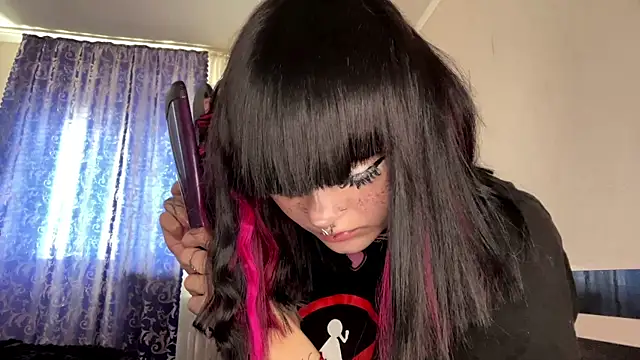 HolyCute online show from May 31, 12:34 pm