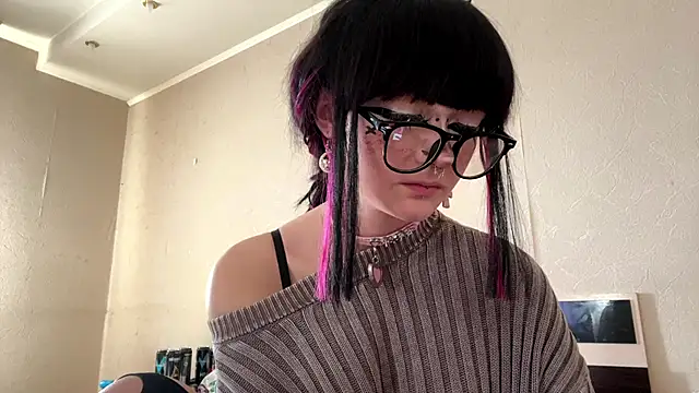 HolyCute online show from June 4, 2:34 pm