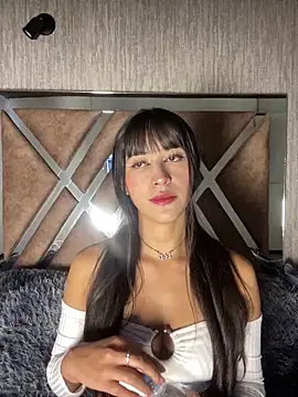Ailani Pink online show from June 10, 8:30 pm