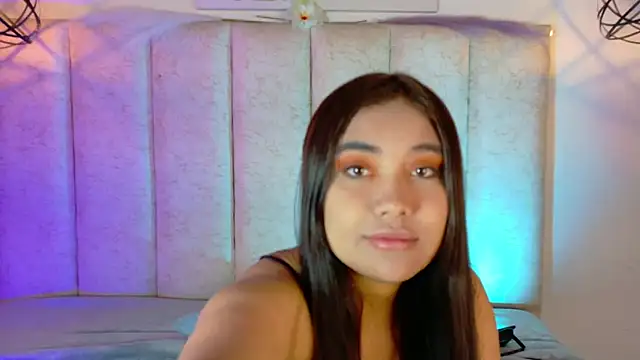 Snapshot of isabellelane_cs chatting on July 9, 1:15 pm isabellelane cs online show from July 9, 1:15 pm