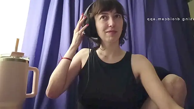 Julixta online show from June 2, 3:30 am