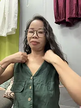 Snapshot of honghong_mother chatting on July 19, 1:31 am honghong mother online show from July 19, 1:31 am
