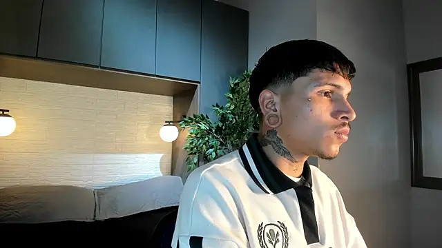 Valentino Knox online show from June 4, 11:27 am