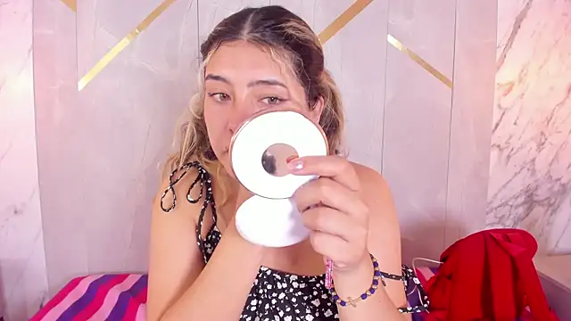 ChloeBelle  online show from July 13, 2:20 pm
