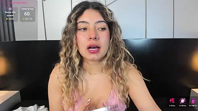 ChloeBelle  online show from July 17, 1:29 pm