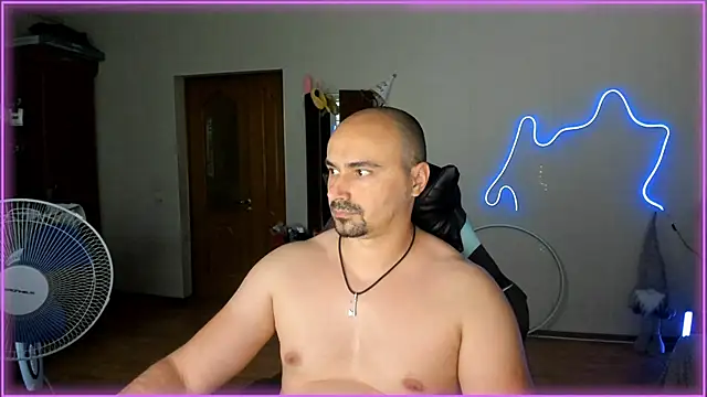 Snapshot of -SexyDaddy- chatting on June 15, 4:20 pm -SexyDaddy- online show from June 15, 4:20 pm