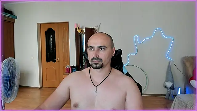 Snapshot of -SexyDaddy- chatting on June 24, 12:59 pm -SexyDaddy- online show from June 24, 12:59 pm