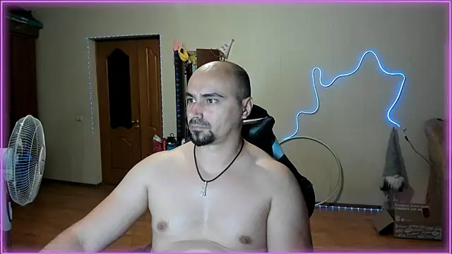 Snapshot of -SexyDaddy- chatting on July 10, 2:41 pm -SexyDaddy- online show from July 10, 2:41 pm