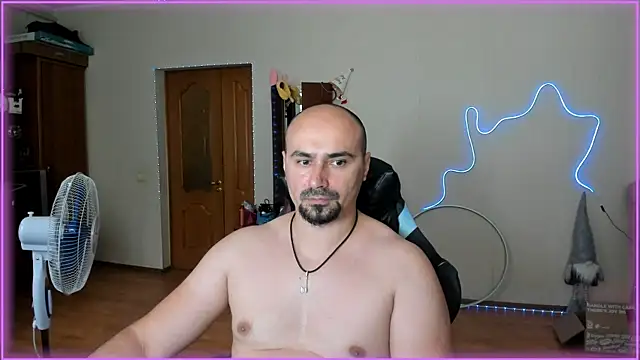 Snapshot of -SexyDaddy- chatting on July 11, 9:12 am -SexyDaddy- online show from July 11, 9:12 am