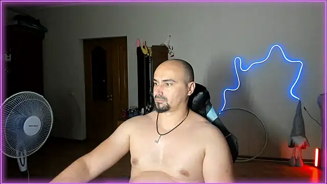 Snapshot of -SexyDaddy- chatting on July 20, 7:38 pm -SexyDaddy- online show from July 20, 7:38 pm