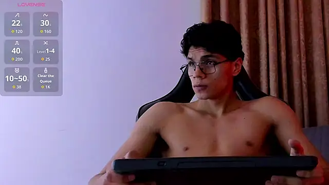 Ithan Hott online show from June 21, 4:15 am
