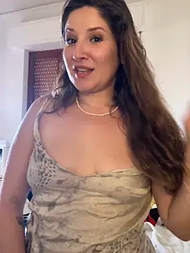 Snapshot of rebel-blondie chatting on June 17, 3:46 pm rebel-blondie online show from June 17, 3:46 pm