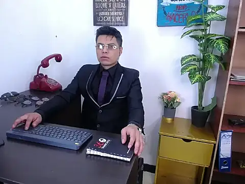 AquilesTaylor online show from June 23, 12:47 pm