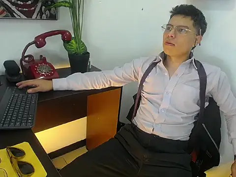 AquilesTaylor online show from July 18, 12:53 pm