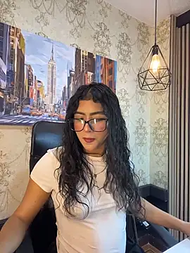 Holly Watson  online show from July 16, 4:51 am
