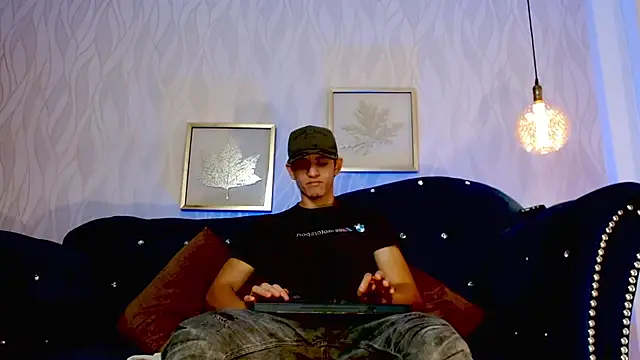 AxelFalconn online show from June 9, 6:19 pm