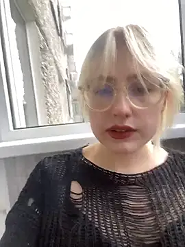 xp blondie online show from June 3, 10:18 am