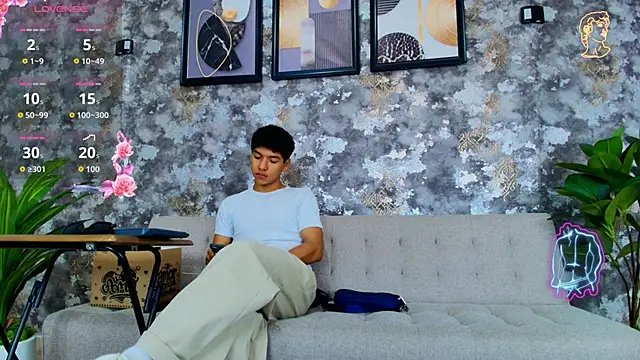 Maximiliano Young online show from June 15, 1:24 pm
