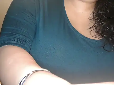 kissingcurvy09 online show from June 10, 6:07 pm
