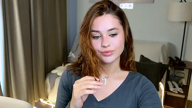 Snapshot of MurielGray chatting on June 17, 7:44 am MurielGray online show from June 17, 7:44 am