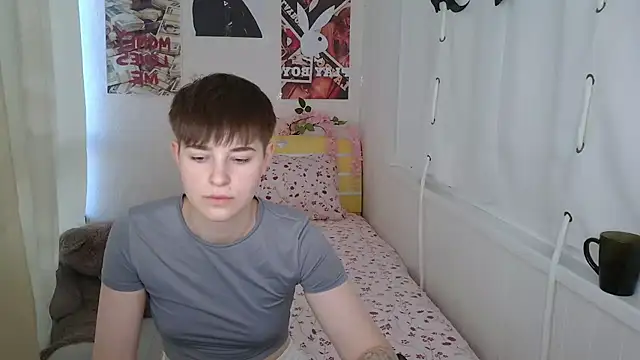 Snapshot of EmyHills chatting on June 27, 1:39 pm EmyHills online show from June 27, 1:39 pm