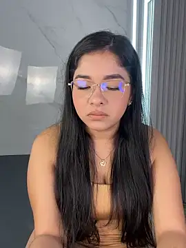 ValentinaLuciana online show from June 3, 12:52 pm