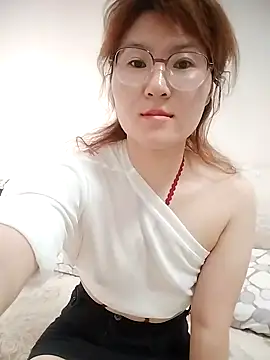 gaoyan880526 online show from June 21, 6:38 am