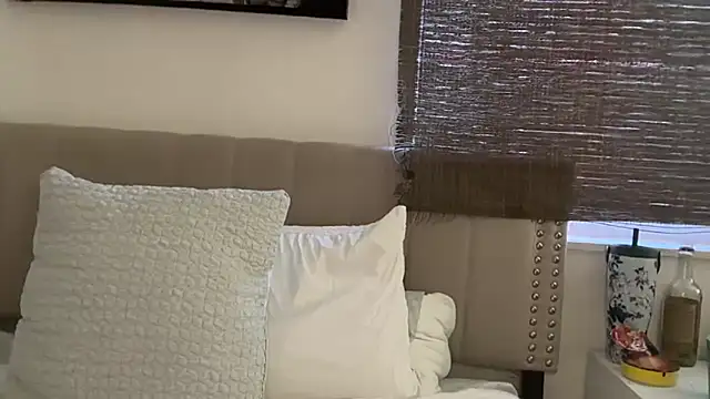 allyanalangell online show from June 21, 8:55 pm