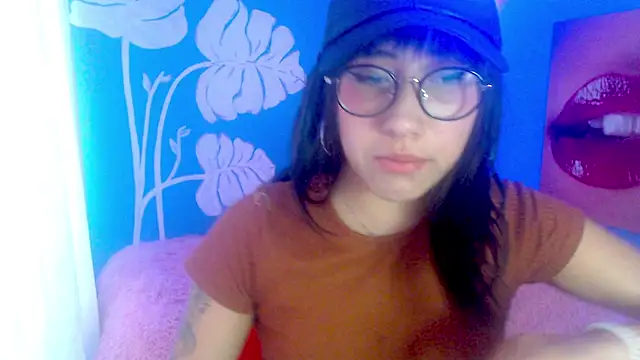 Snapshot of eli_doll chatting on July 4, 11:16 am eli doll online show from July 4, 11:16 am