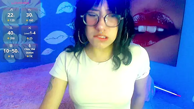 Snapshot of eli_doll chatting on July 21, 11:12 am eli doll online show from July 21, 11:12 am