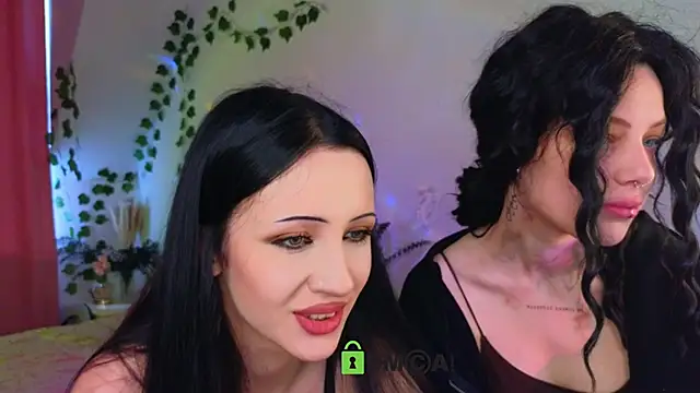 Snapshot of Monica_lar chatting on June 17, 7:44 am Monica lar online show from June 17, 7:44 am