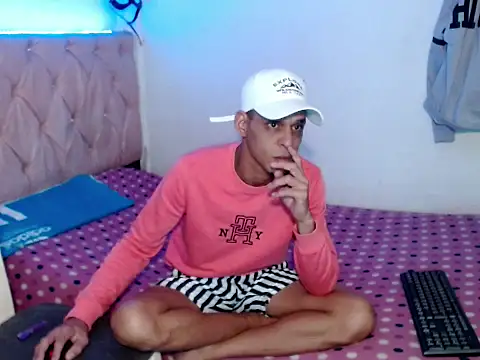 Snapshot of Brendt_Hotx chatting on June 25, 9:30 pm Brendt Hotx online show from June 25, 9:30 pm